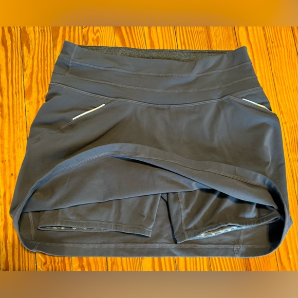 Athleta Black Relay Skort - Size ST - Picture 4 of 7